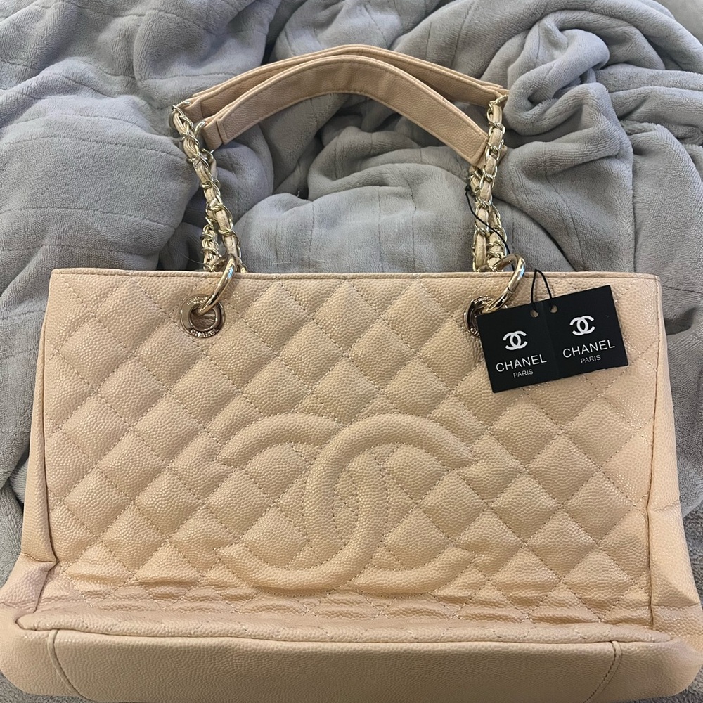 CC gorgeous large tote brand new